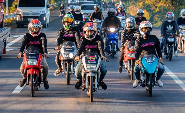  “เมลาย” จัดทริปไปอาบน้ำ ให้กำลังใจทหารปราสาทตาเมือนธม ชาวเน็ตแห่เชียร์