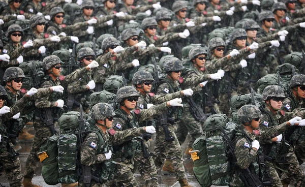 กองทัพเกาหลีใต้กำลังพลลดลงเหลือ 4.5 แสนนาย จากจำนวนประชากรชายลดต่อเนื่อง