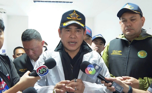 “ธรรมนัส” นั่งบัญชาการแก้น้ำท่วมใต้ สั่งอพยพด่วน-ระดมกำลังกู้ภัยเต็มสูบ