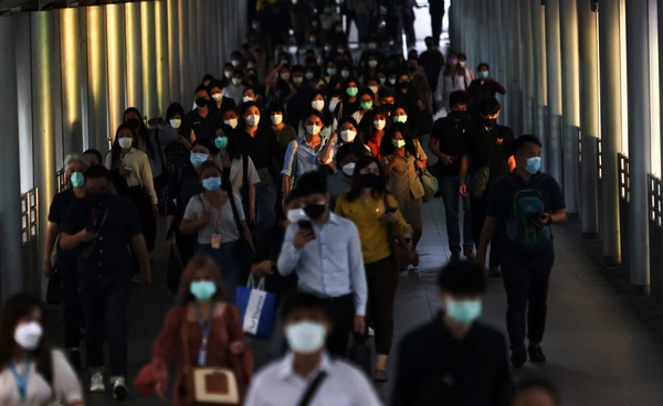 เศรษฐกิจไทยปี 2568 เสี่ยงโตต่ำเพียง 2% ท่องเที่ยวแผ่ว–หนี้สูง