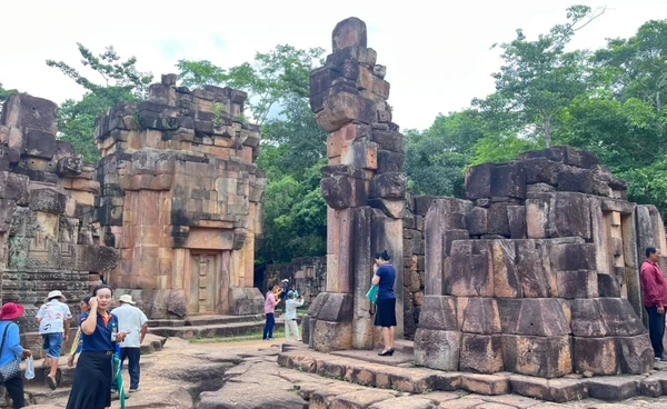 ปราสาทตาเมือนธม จากพื้นที่ขัดแย้ง สู่แลนมาร์คใหม่การท่องเที่ยว 