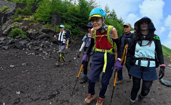 คุณปู่ชาวญี่ปุ่นอายุ 102 ปี พิชิตยอดเขาฟูจิ สร้างสถิติเป็นคนที่อายุมากที่สุดที่พิชิตได้