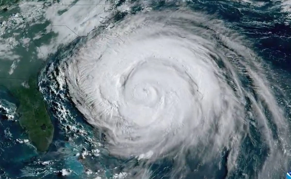 เฮอริเคน “เอริน” แรงต่อ ทำคลื่นสูง 6 เมตรซัดฝั่งสหรัฐฯ