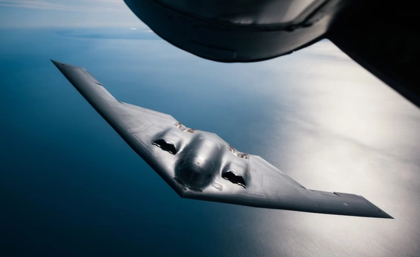 รายงานเผยศัตรูตัวฉกาจของเครื่องบินล่องหน B-2 คือ น้ำฝนและความชื้นในอากาศ