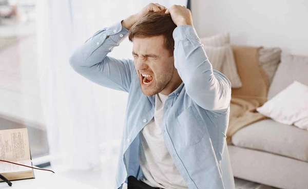 โกรธจัด-โกรธง่าย อารมณ์แกว่ง เสี่ยงอัมพาต ?