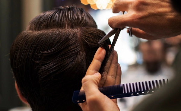 แค่ตัดผมสามารถติดเชื้อ HIV ได้ไหม?