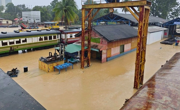 น้ำท่วมใต้ยังหนัก! รฟท. แจ้งปรับ 8 เส้นทางรถไฟ งดเดินรถอีก 22 ขบวน 