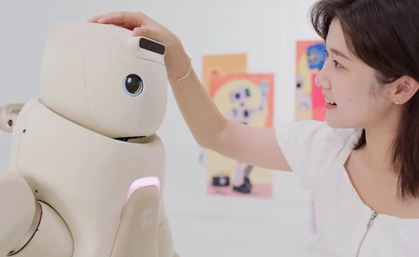  จีนพัฒนา “หุ่นยนต์มนุษย์” เน้นความน่ารัก รู้จักเห็นอกเห็นใจ ช่วยงานบ้านได้ด้วย