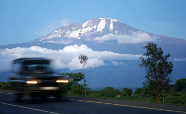 “คิลิมันจาโร” ถูกทำลาย ป่าไม้และทุ่งหญ้าหายไป 75% แล้ว