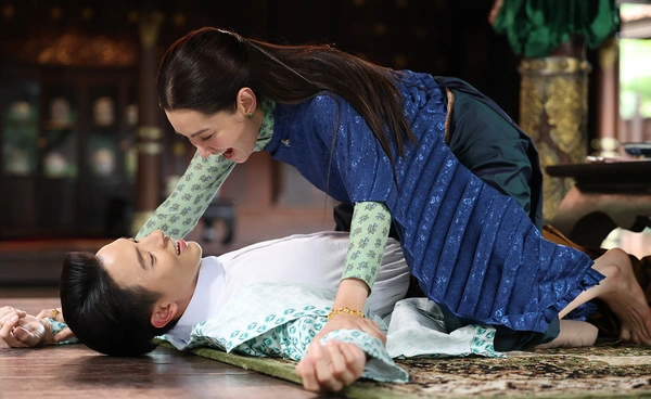 “เจมส์ – เบลล่า” จัดหนักทำฮาแอนด์สยิวใน “เจ้าคุณพี่กับอีนางคำดวง”