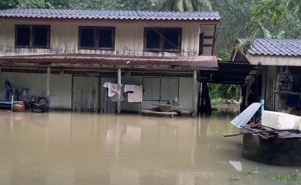 "พัทลุง" น้ำท่วมสูง ประกาศเขตภัยพิบัติ 5 อำเภอ