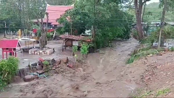 น้ำป่าหลากท่วมสำนักสงฆ์ จ.พิษณุโลก โชคดีไร้คนเจ็บ