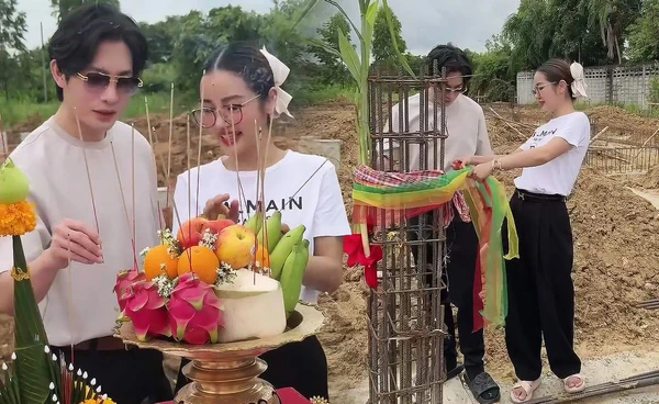 ขยายอาณาจักร! กระแต ควง โตชิ ลงเสาเอกสร้างโรงงานเครื่องสำอางอีกแห่ง