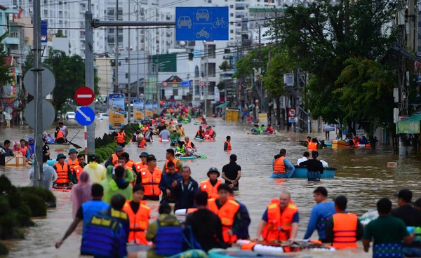 “เวียดนาม” น้ำท่วมหนัก เสียชีวิตอย่างน้อย 55 คน