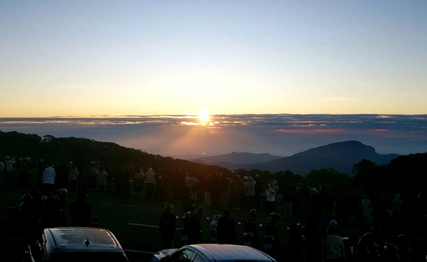 ดอยอินทนนท์หนาวจัด   อุณหภูมิต่ำสุด 6 องศาฯ