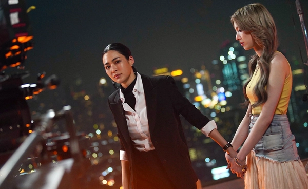 “หลิง” หึงเลือดขึ้นหน้า คว้า “ออม” เคลียร์ใจบนดาดฟ้าใน  “เพียงเธอ”