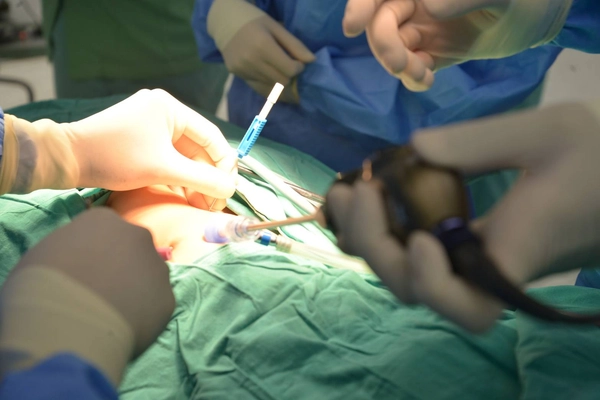 ICG เทคโนโลยีผ่าตัดส่องกล้องขั้นสูงในทารกแรกเกิด โดยสถาบันเด็กฯ