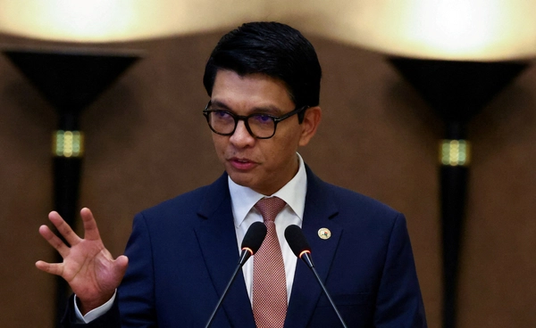 ประธานาธิบดีมาดากัสการ์หลบหนีออกนอกประเทศ หลังถูก Gen Z ประท้วงขับไล่