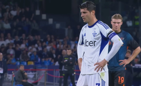 โมราต้า ขอเปลี่ยนตัวออกเอง!  ทนไม่ไหวโดน มีน่า ไล่อัดทั้งเกม