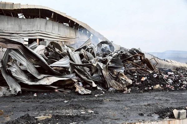 ก.อุตฯ สั่งปิดโรงงานทิชชู่ จ.สระบุรี หาต้นเหตุไฟไหม้