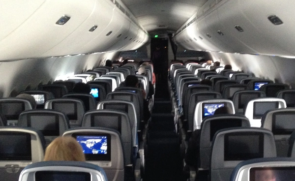 ข่าวปลอม อย่าหลงเชื่อ! เกิดเหตุเครื่องบินตกในกรุงเทพฯ สูญเสีย 750 ราย