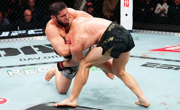 ประวัติส่วนตัว อิสลาม มาคาเชฟ : เส้นทางสู่บัลลังก์นักสู้ที่แข็งแกร่งที่สุดแห่งยุค