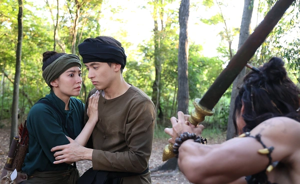 “เจมส์ - เบลล่า” บู๊เดือด ปะทะจอมขมังเวทย์ “เดี่ยว สุริยนต์” ใน “เจ้าคุณพี่กับอีนางคำดวง”