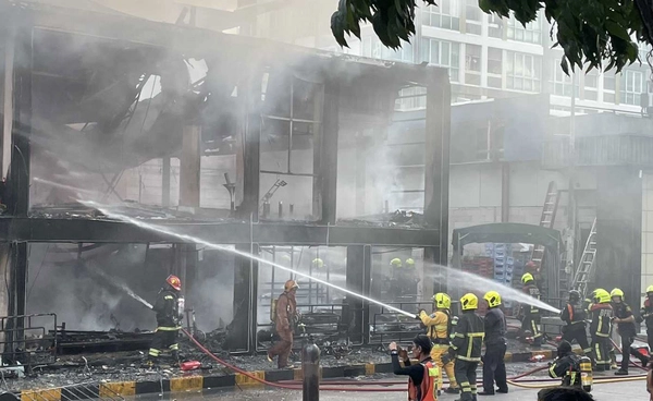 ไฟไหม้ร้านอาหารดัง ย่าน RCA  ล่าสุดเพลิงสงบ อยู่ระหว่างตรวจสอบสาเหตุ