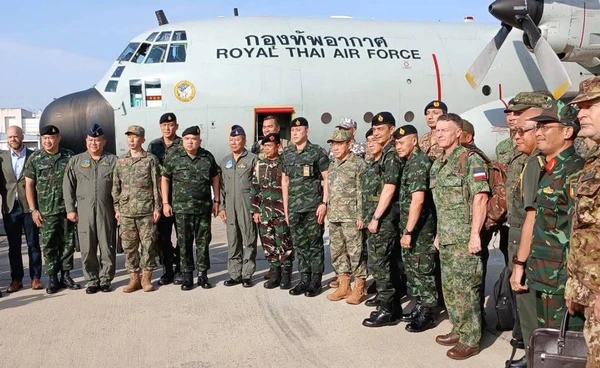 คณะทูต-สื่อ รับฟังสถานการณ์ชายแดน ไทยยันตอบโต้กัมพูชาตามสิทธิป้องกันตนเอง