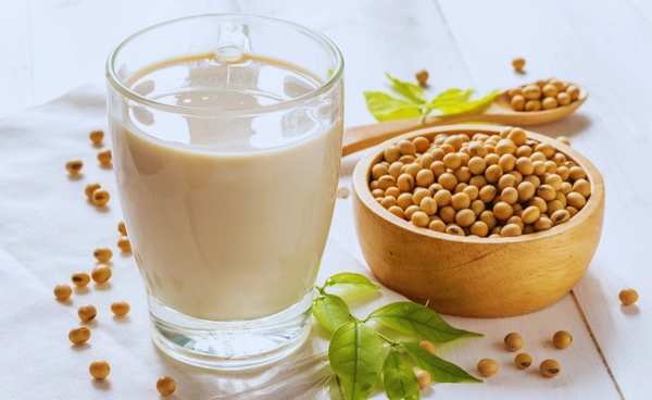 น้ำเต้าหู้ กินแล้วเสี่ยงมะเร็งเต้านม จริงหรือ?