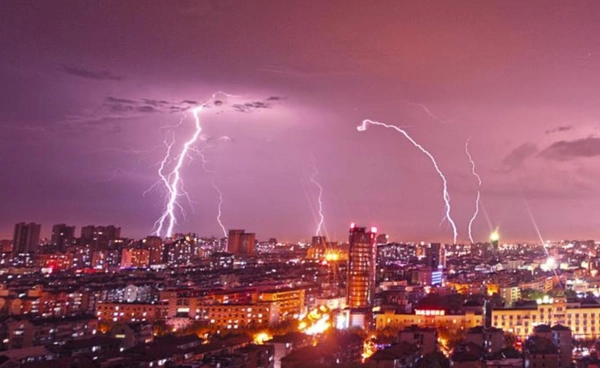 พื้นที่เสี่ยงภัยฝนตกหนักถึงหนักมาก วันที่ 21 กันยายน 2568