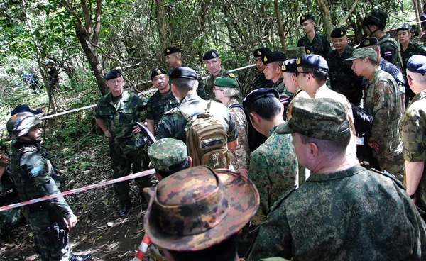 ทบ. นำคณะผู้ช่วยทูตทหารต่างประเทศลงพื้นที่สระแก้ว ติดตามสถานการณ์ชายแดน