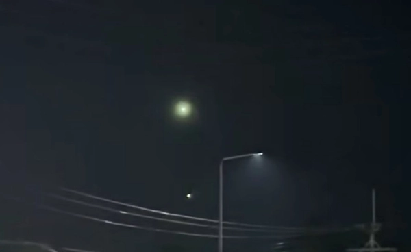 ตกใจกลางดึก! “ลูกไฟเขียว” เหนือน่านฟ้าไทย  