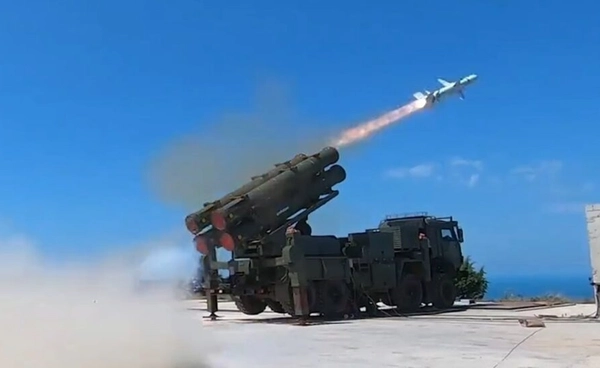 ตุรกีเปิดตัวตู้ระบบยิงจรวดจากคอนเทนเนอร์ ระยะยิงไกลสุด 400 กิโลเมตร