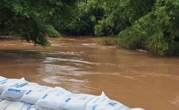 เตือนแม่น้ำป่าสักล้นตลิ่งในอ.หล่มสัก จ.เพชรบูรณ์ พื้นที่เสี่ยงให้อพยพ-ยกของขึ้นที่สูง 