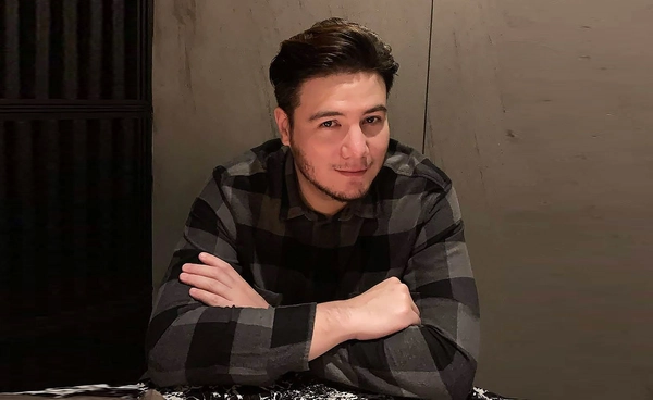 ประวัติ สเตฟาน ซาลาโมเน่ อดีตดาราตัวท็อป ที่กลายเป็นยูทูบเบอร์ตัวพ่อ