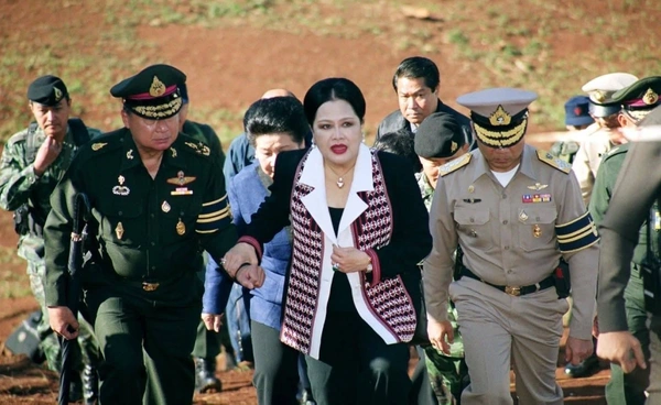 พระราชปณิธานสีเขียว “สมเด็จพระพันปีหลวง” พลิกฟื้นผืนป่าผาแดงกลับมาเขียวชอุ่ม