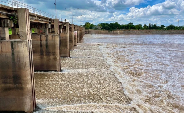 "เขื่อนเจ้าพระยา" ระบายน้ำเพิ่มเป็น 1,000 ลบ.ม./วินาที เริ่ม 4 โมงเย็นวันนี้!