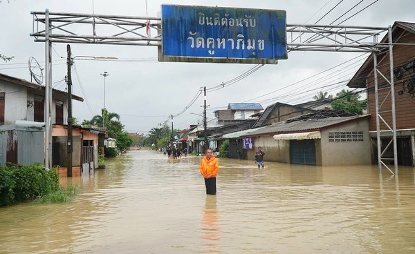 ยะลาประกาศพื้นที่ภัยพิบัติน้ำท่วม 4 อำเภอ เดือดร้อน 45,000 ครัวเรือน เสียชีวิต 5 ราย 