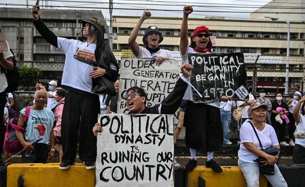 ฟิลิปปินส์ประท้วงใหญ่ต้านคอร์รัปชัน ถูกจับแล้ว 17 คน