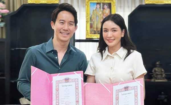 ยินดี เบนซ์ ปุณยาพร ควงสามีจดทะเบียนสมรสแล้ว เริ่มชีวิตคู่ตามกฏหมาย