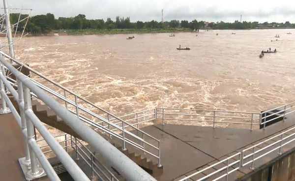 ฝนตกสะสม! ปริมาณน้ำและระดับน้ำ "แม่น้ำเจ้าพระยา" เพิ่มสูงขึ้น