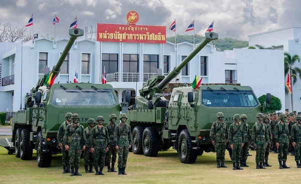 กองทัพเรือไทยรับมอบปืนใหญ่สนาม 155 มม. ATMG เสริมเขี้ยวเล็บนาวิกโยธิน