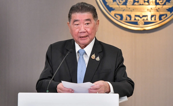 “ภูมิธรรม” งดตอบคำถามสื่อกระแสข่าว “ร่างยุบสภา” ถูกตีกลับ