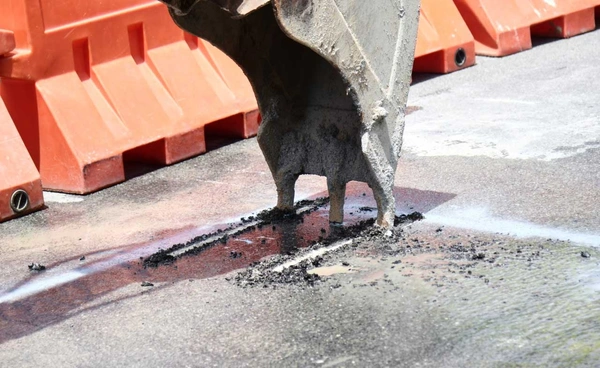 กทม. ตรวจเข้มจุดน้ำซึมสามเสน ยืนยันไม่มีความเสี่ยงต่อความปลอดภัยของประชาชน  