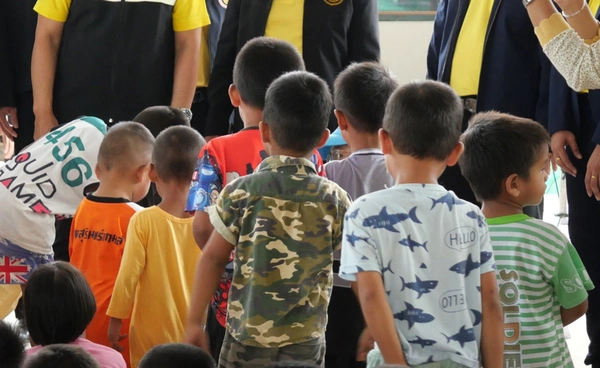 ศธ. ยังไม่สั่งเปิดเรียนแนวชายแดนไทย-กัมพูชา เตรียมฟื้นฟูจิตใจนร.