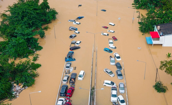 กรมอุตุฯ อินโดนีเซียเตือนระวังไซโคลนอีก 2 ลูก อาจทำสถานการณ์น้ำท่วมแย่ลง