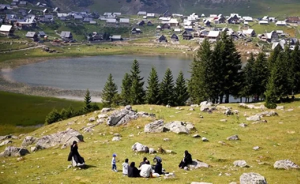 โลกร้อนทำหิมะไม่พอ “บอสเนีย” ทิ้งสกี ลุยการท่องเที่ยวฤดูร้อน