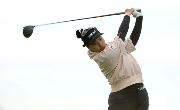 "ชเนตตี" นำต่อรอบสอง "โครเกอร์ ควีน ซิตี้ แชมเปี้ยนชิพ" ส่วน "อาฒยา" ไล่ตามสองสโตรก