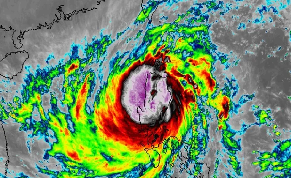“ซูเปอร์ไต้ฝุ่นฟงวอง” ถล่มฟิลิปปินส์หนัก อพยพด่วนกว่าล้านชีวิต!